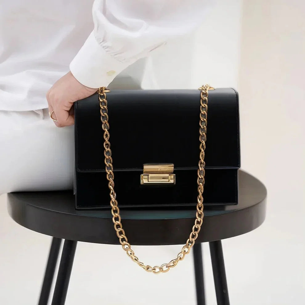 avenza-official-frontlock-crossbody-bag-black-color