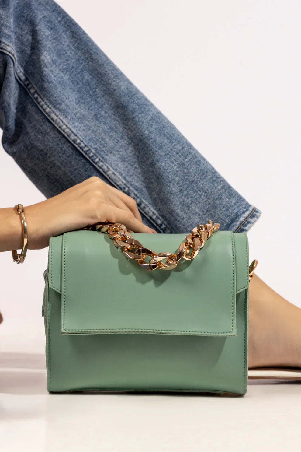 avenza-official-goldchain-crossbody-bag-mint-green-color