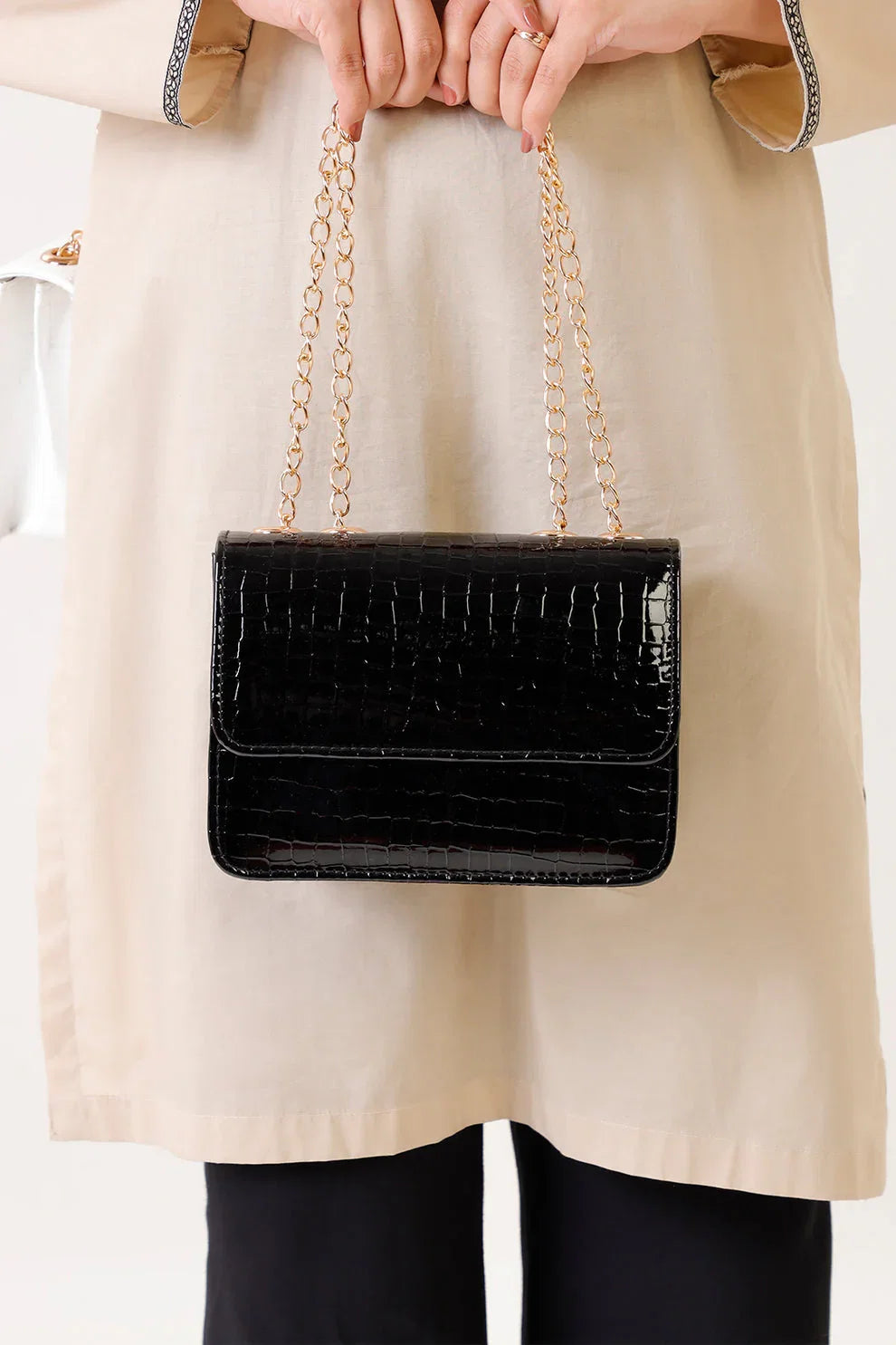 avenza-official-happy-ending-crossbody-bag-black-color