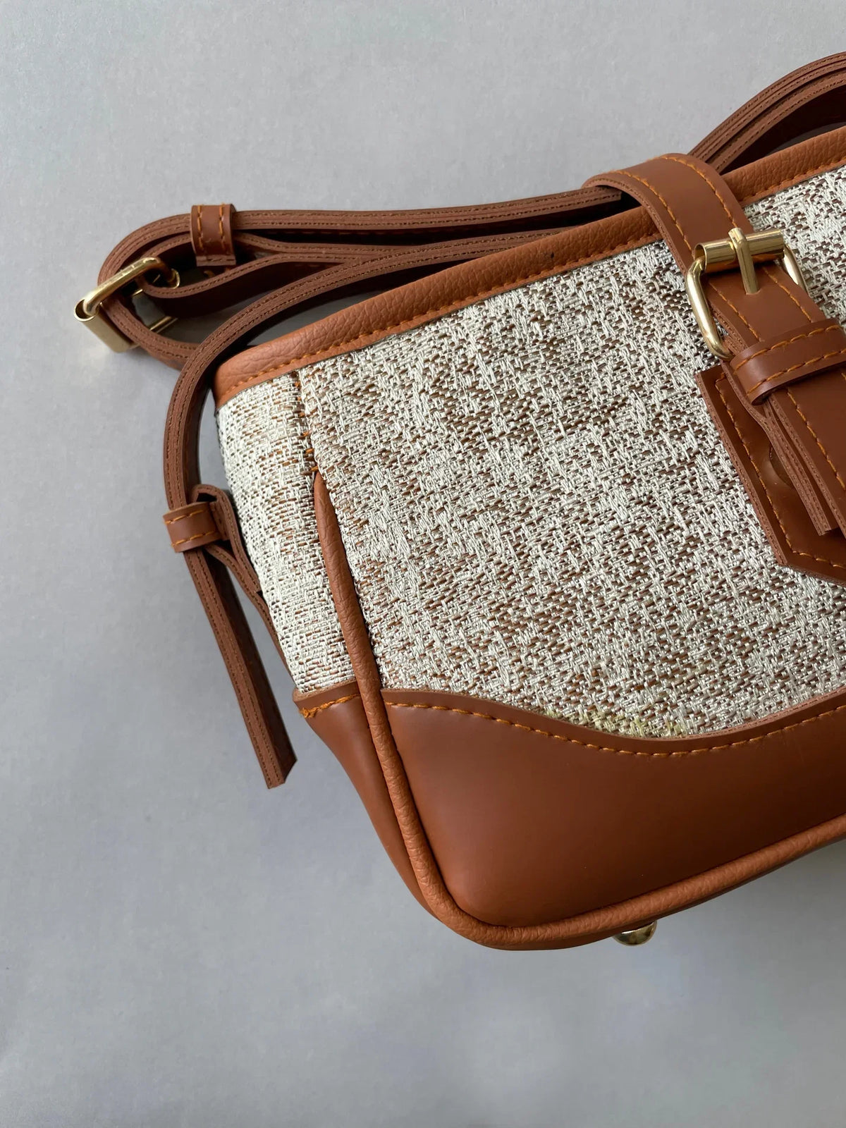avenza-official-harper-leather-jute-crossbody-bag-brown-color