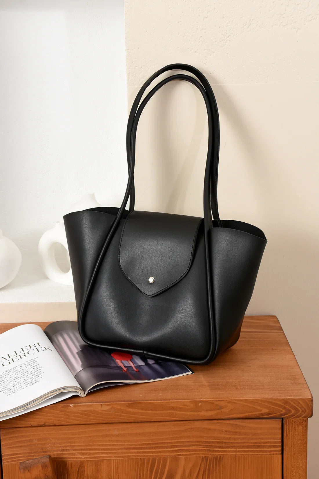 avenza-official-kelve-pu-leather-tote-bag-black.
