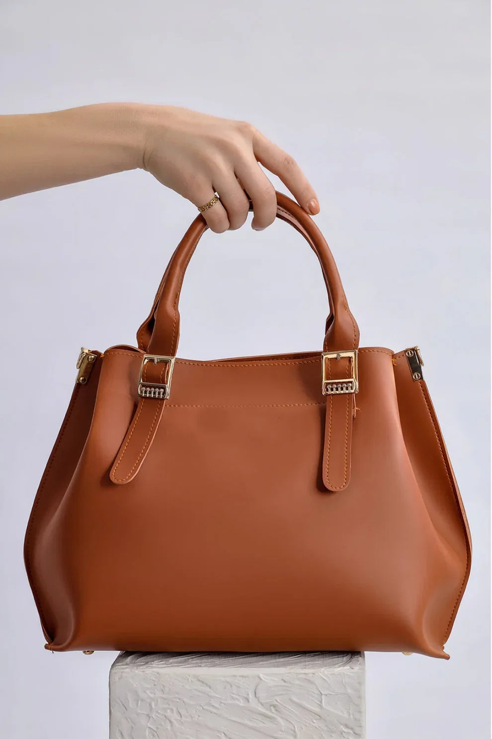 avenza-official-lena-crossbody-bag-colors-pakistan..