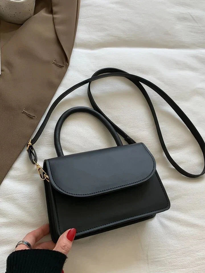 avenza-official-liza-crossbody-bag-black-color