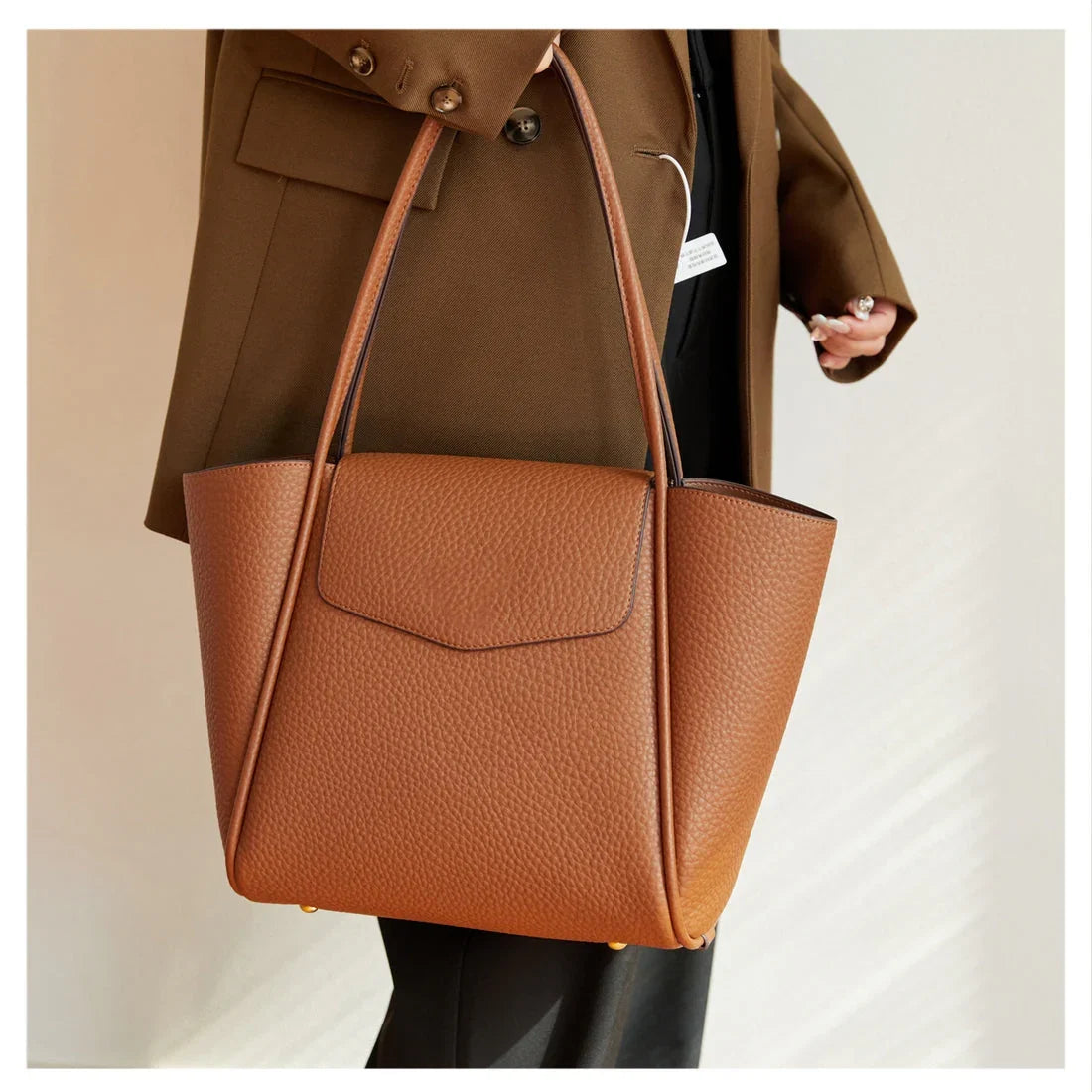 avenza-official-mild-elegant-daily-tote-brown