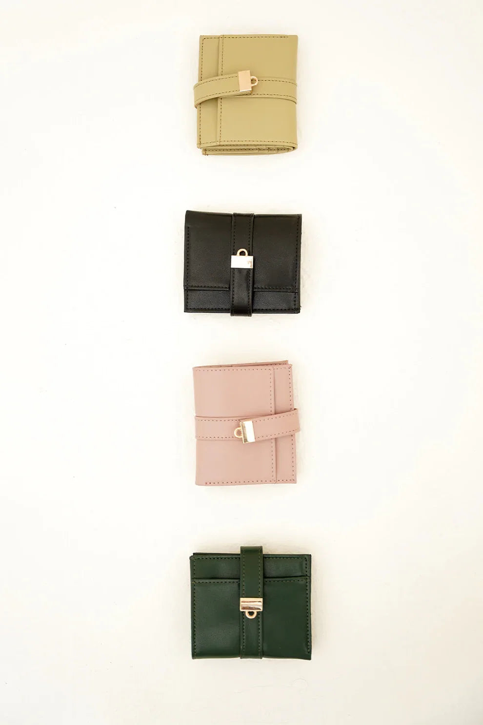 avenza-official-mini-leather-wallet