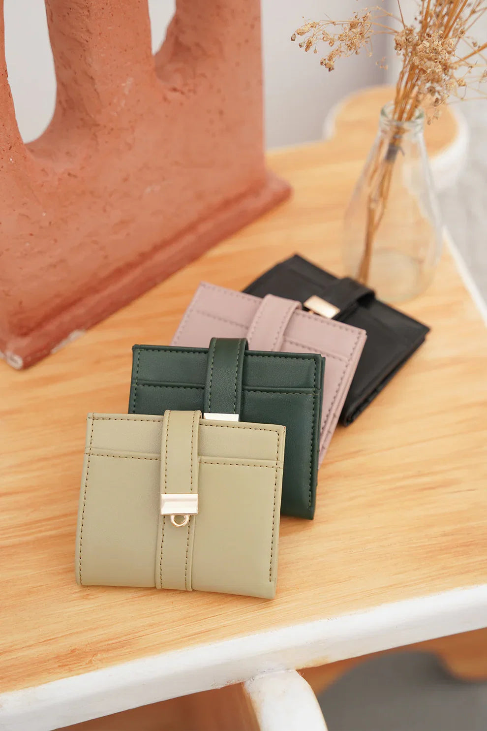 avenza-official-mini-leather-wallet