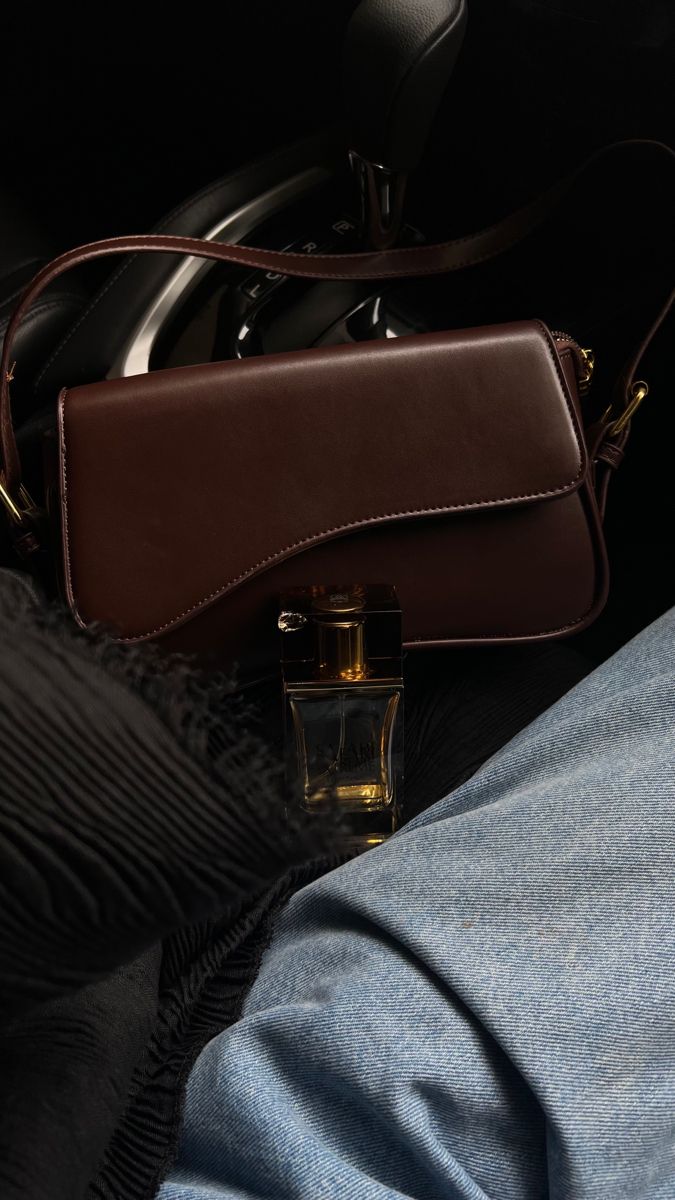 avenza-official-roselly-leather-crossbody-bag-dark-brown-color