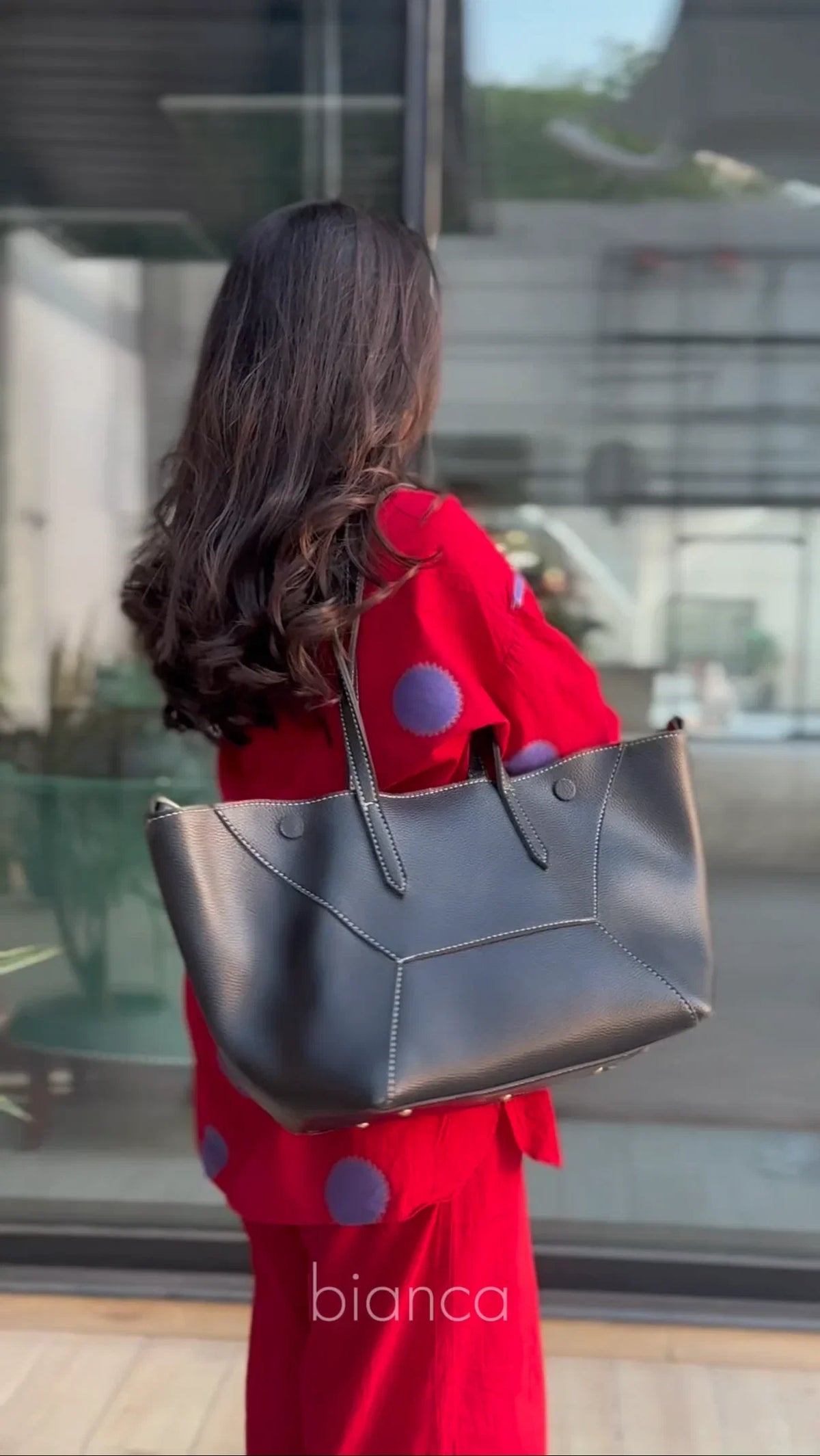 avenza-official-tessa-elegant-oversized-tote-black