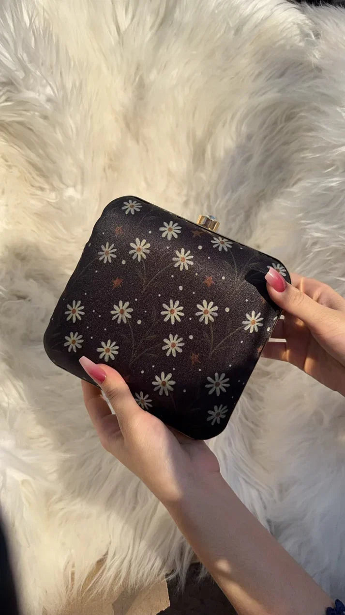 avenza-official-white-flower-printed-clutch-bag-handmade-pakistan