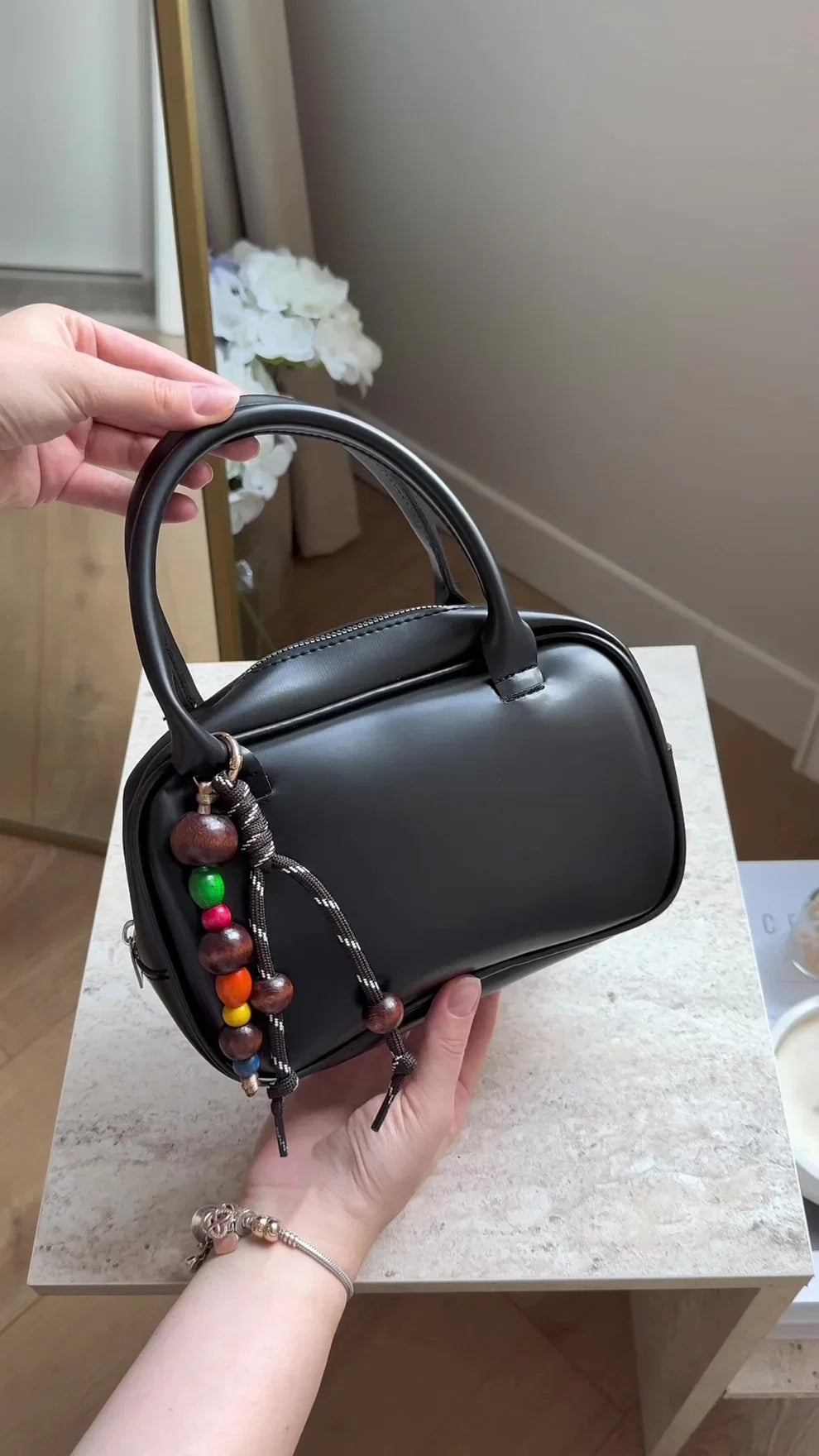 avenza-official-woodpearls-leather-crossbody-bag-black-color