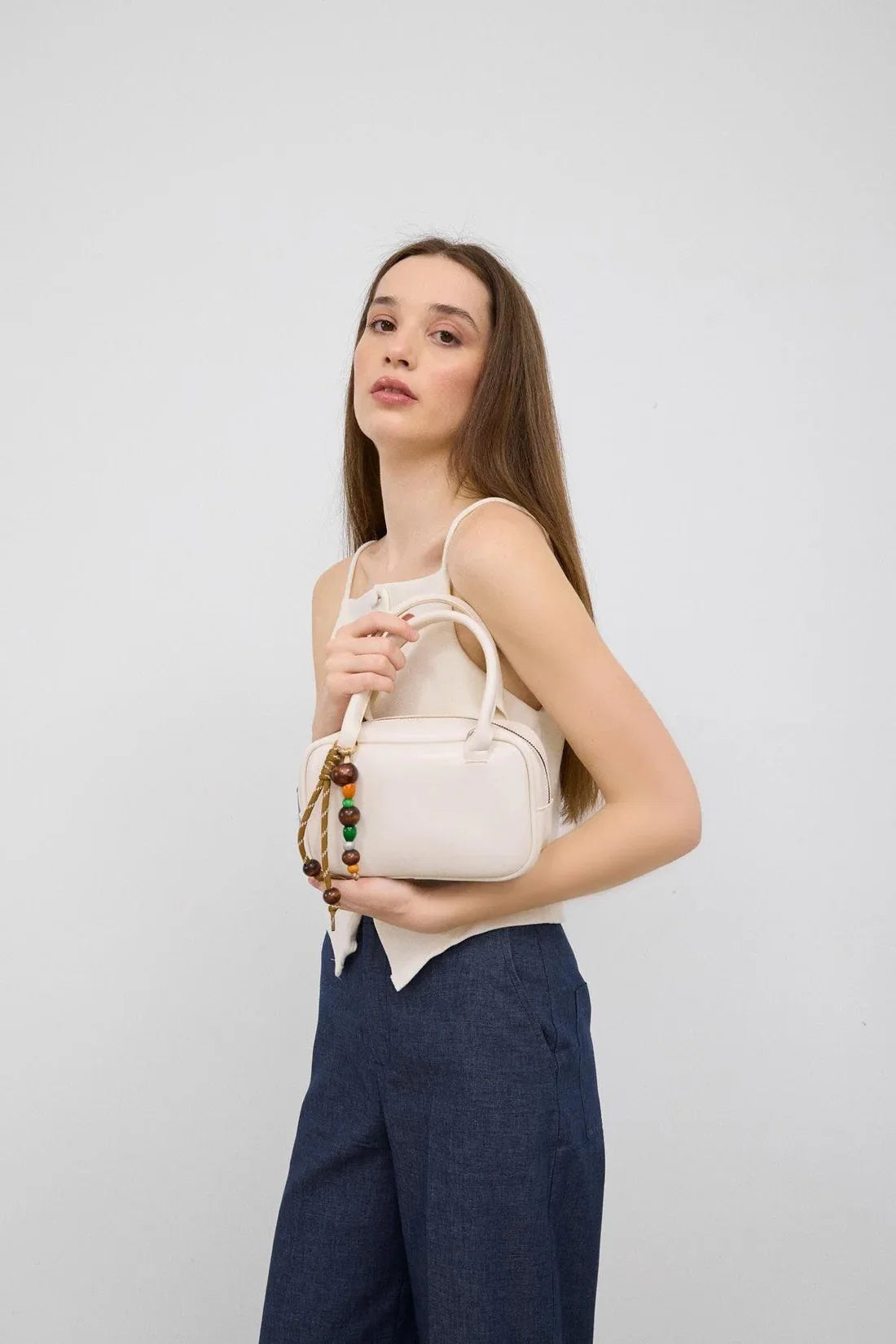 chic-womens-woodpearls-leather-crossbody-handbag-beige-color-avenza