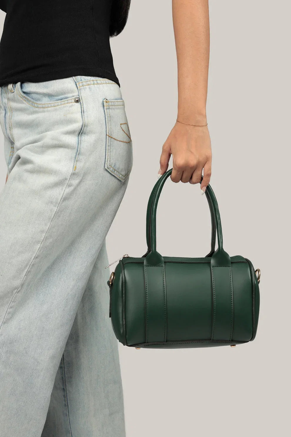 elegant-green-weest-crossbody-shoulder-bag-avenza-pakistan