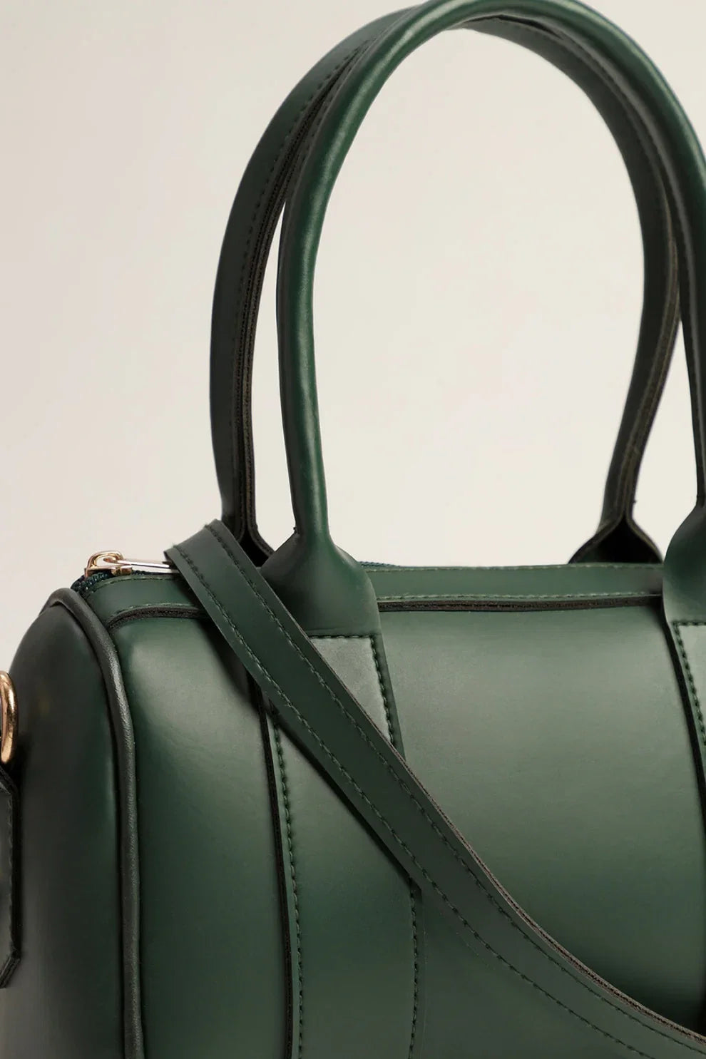 elegant-green-weest-crossbody-shoulder-bag-avenza-pakistan
