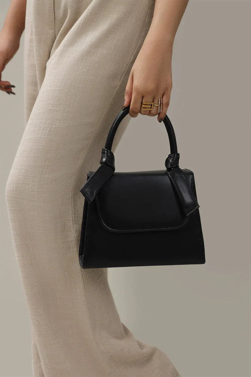 elegant-luxecurve-crossbody-handbag-black-color-avenza-pakistan