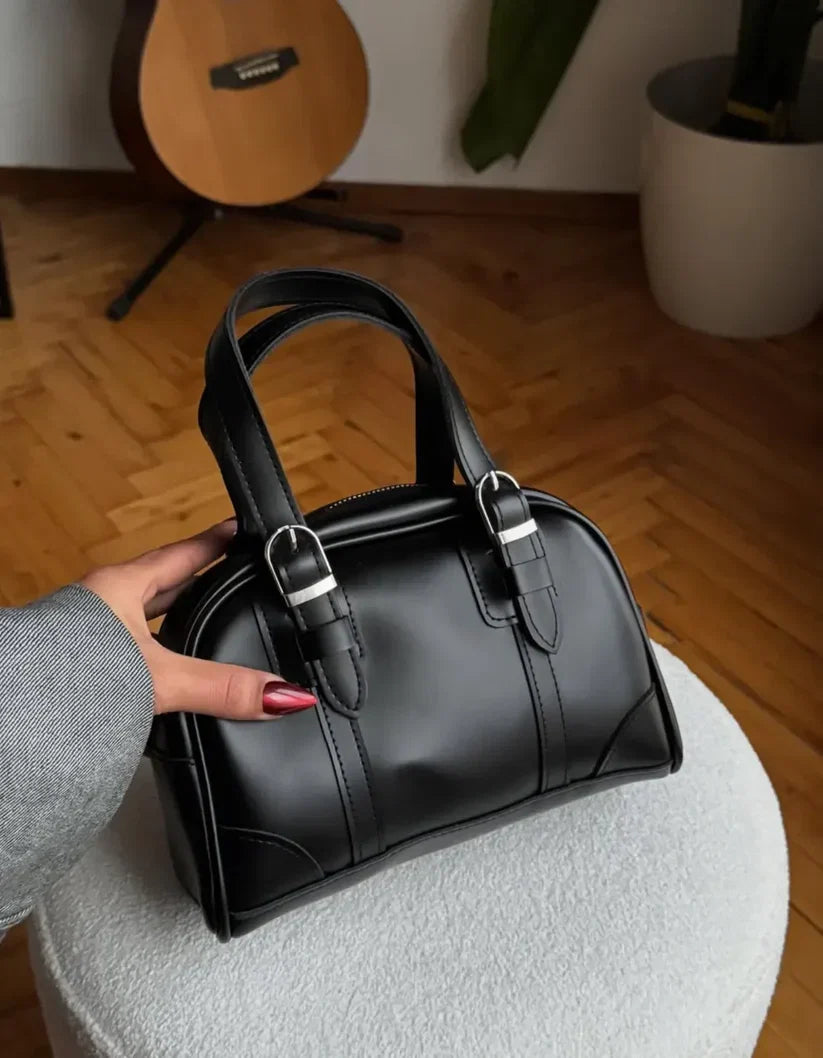 elegant-mist-crossbody-handbag-black-color-avenza-pakistan