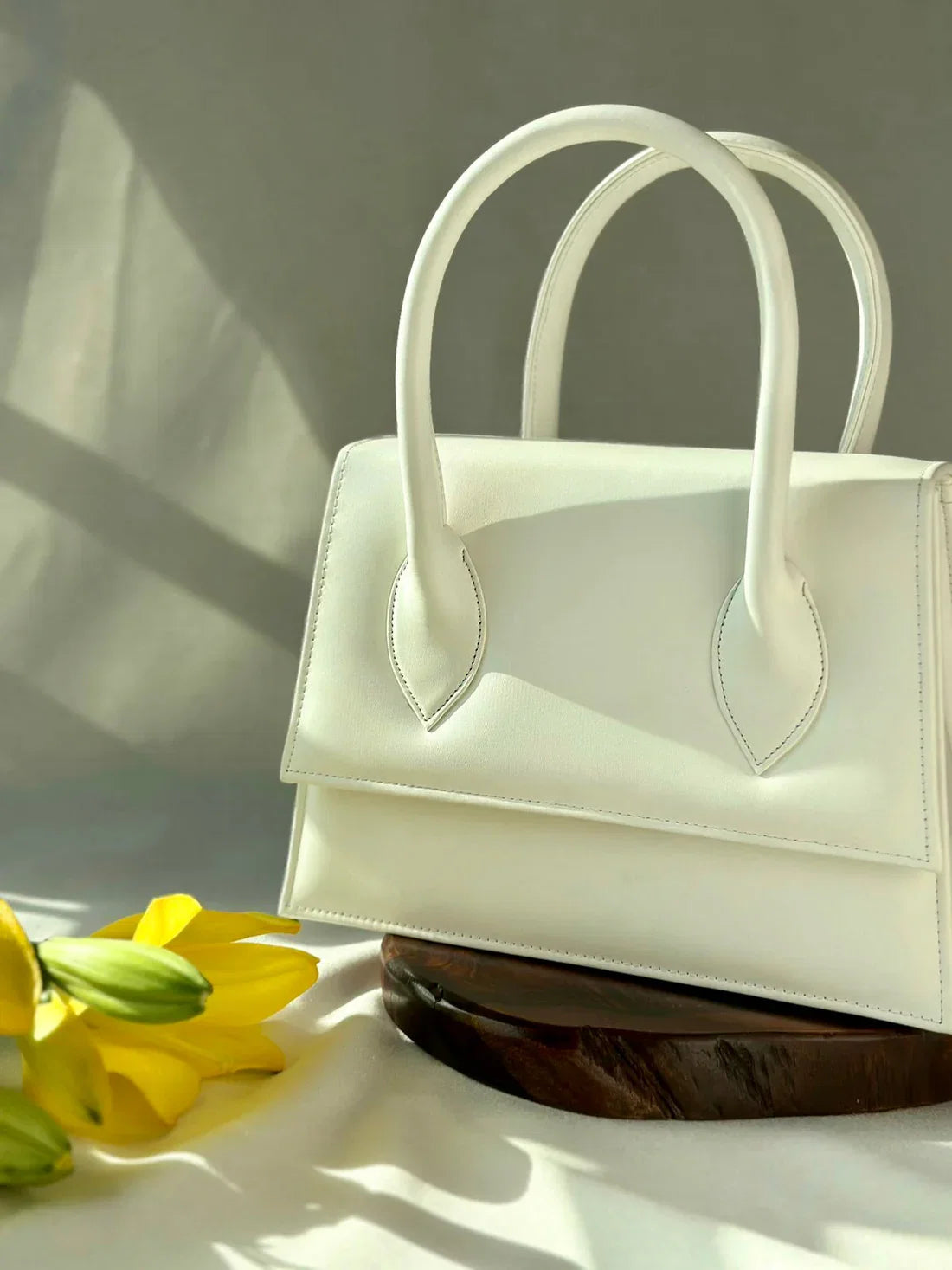 minimalist-girls-shoulder-bag-white-color-doub-avenza-official