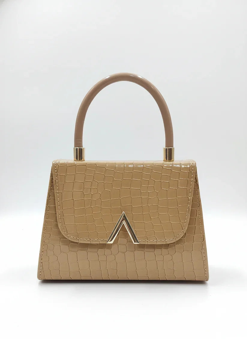 minimalist-womens-shoulder-bag-cream-color-croc-avenza